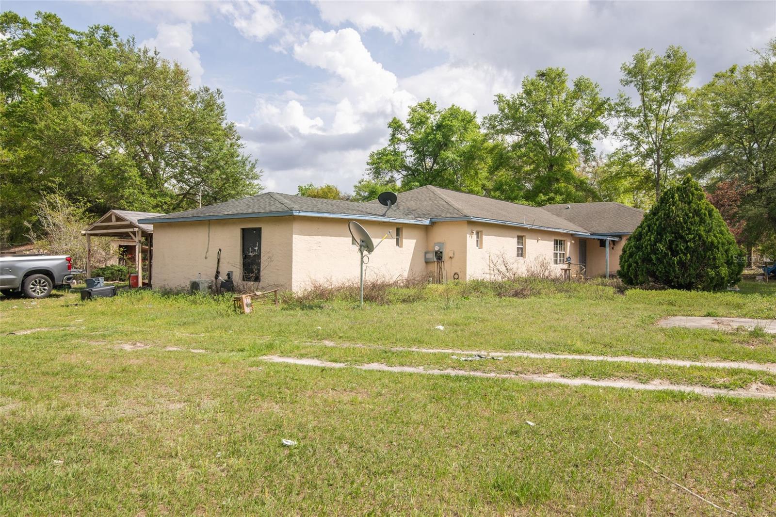 289 Sw High Field Ter Property Photo
