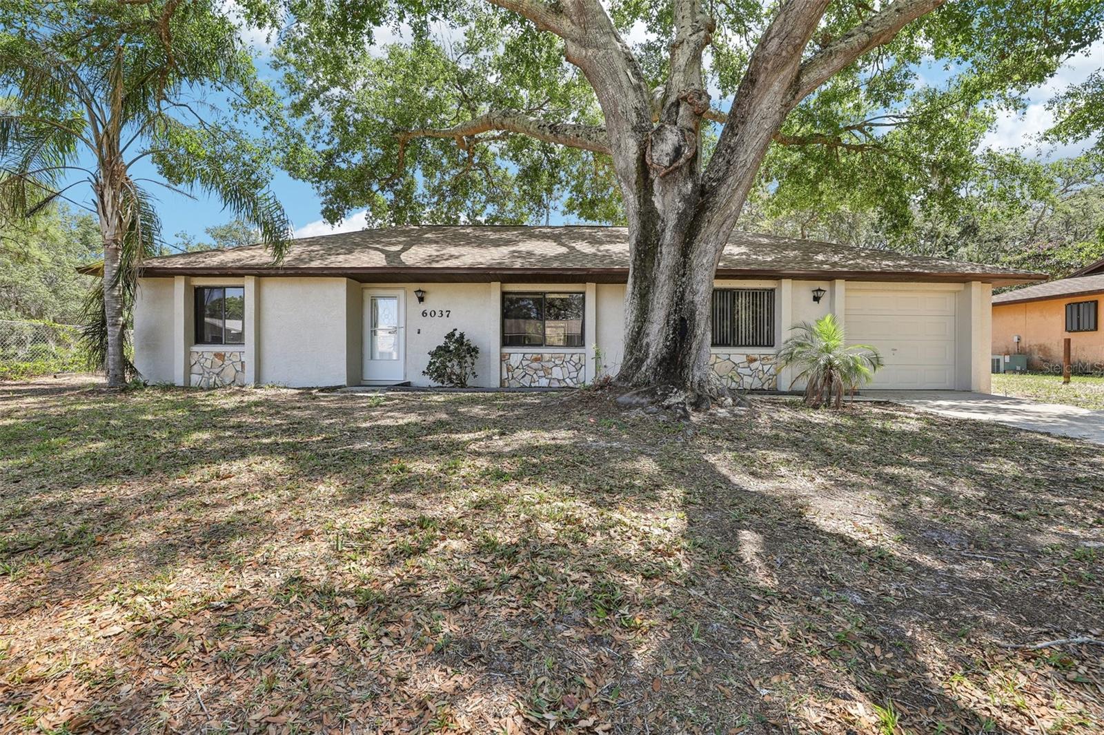 6037 Anne Ave Property Photo