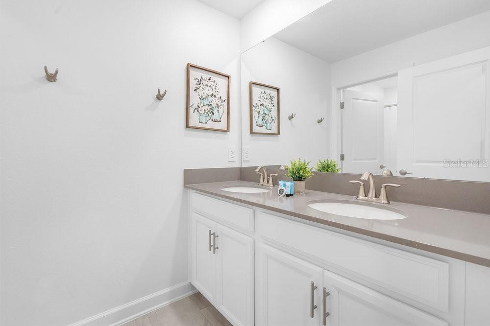1148 Kingsbarn St Property Photo 22