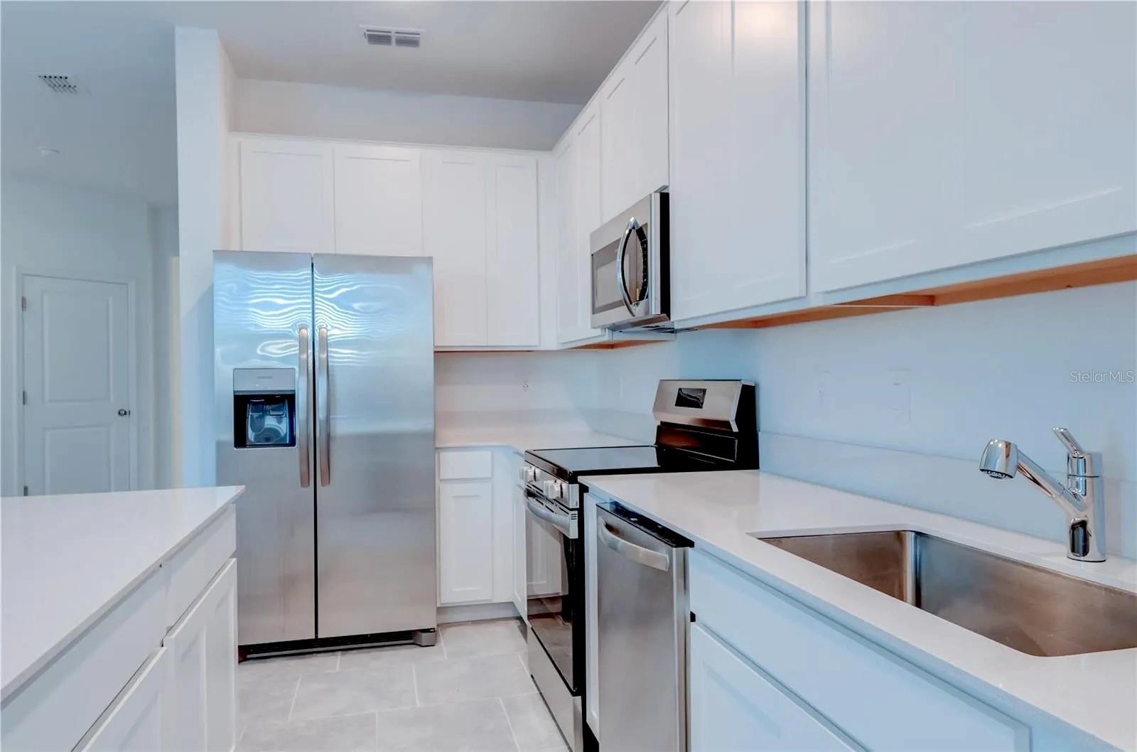 3239 Laurent Loop Property Photo 9