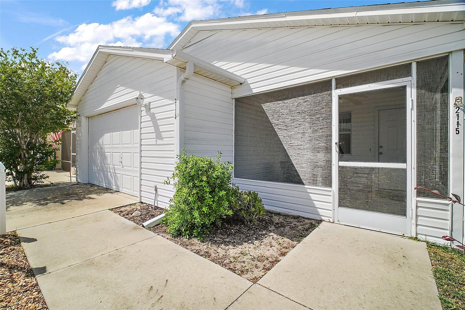 2115 Escobar Ave Property Photo
