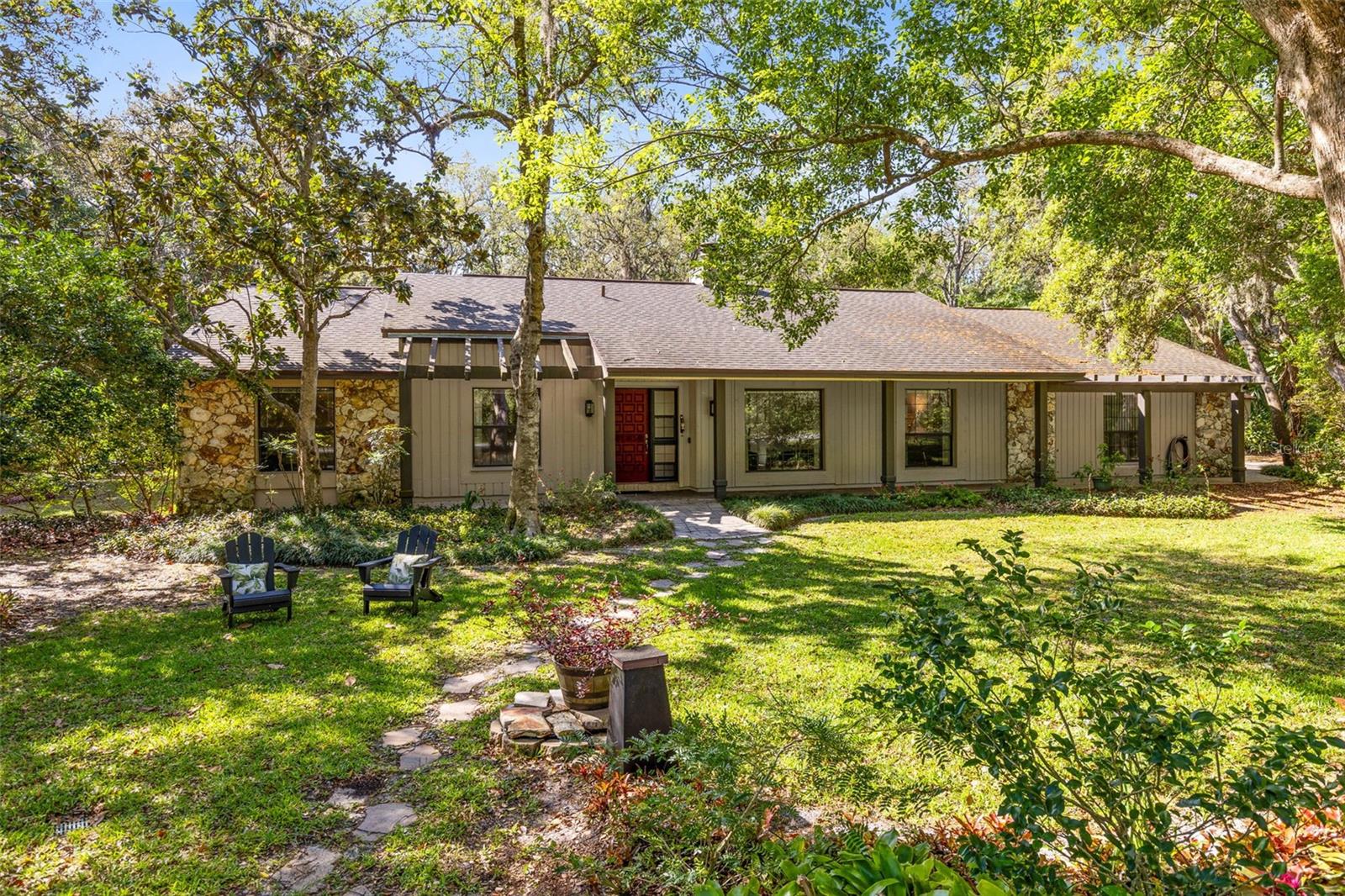 855 Dyson Dr Property Photo