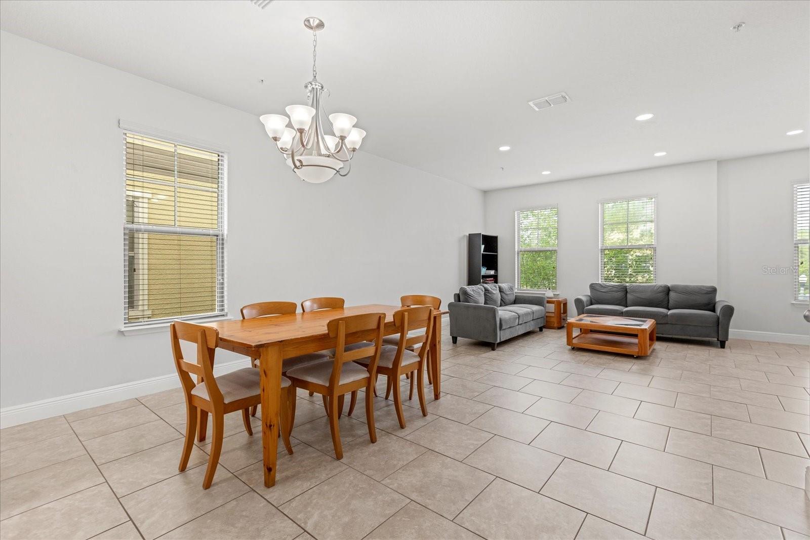 10866 Sunset Ridge Ln Property Photo 3