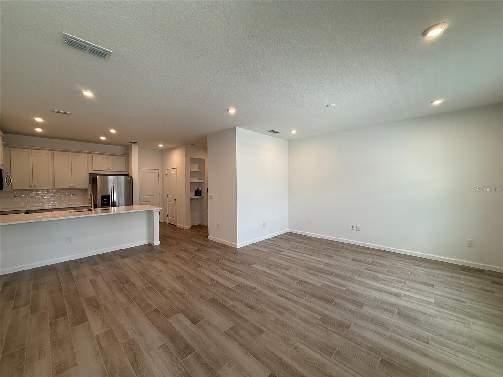 1291 Tarflower Dr Property Photo 4