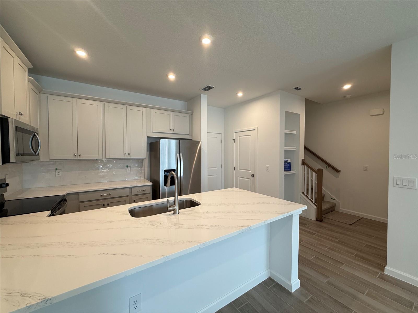 1291 Tarflower Dr Property Photo 6