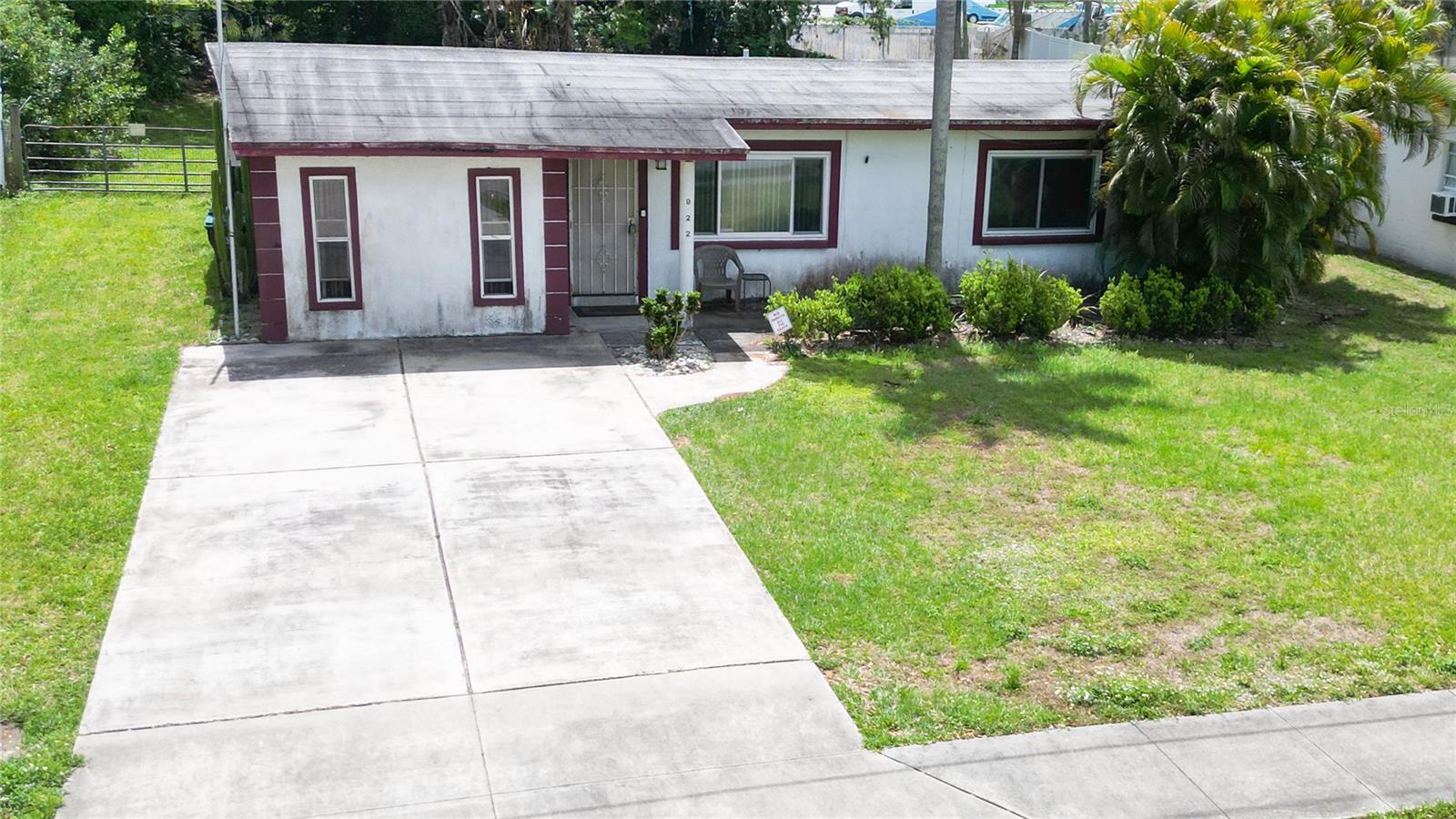 922 Locust Ave Property Photo