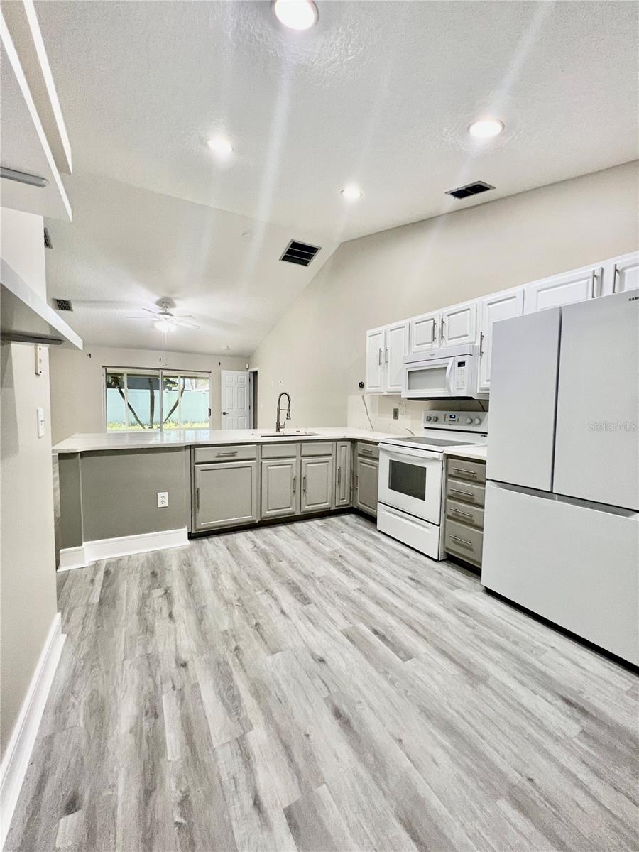 10731 Flycast Cir Property Photo 4