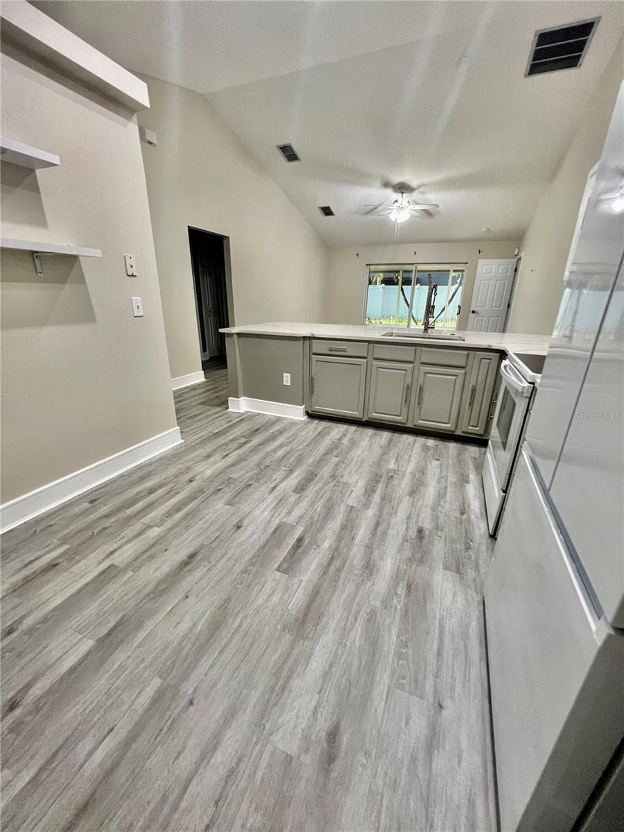 10731 Flycast Cir Property Photo 5