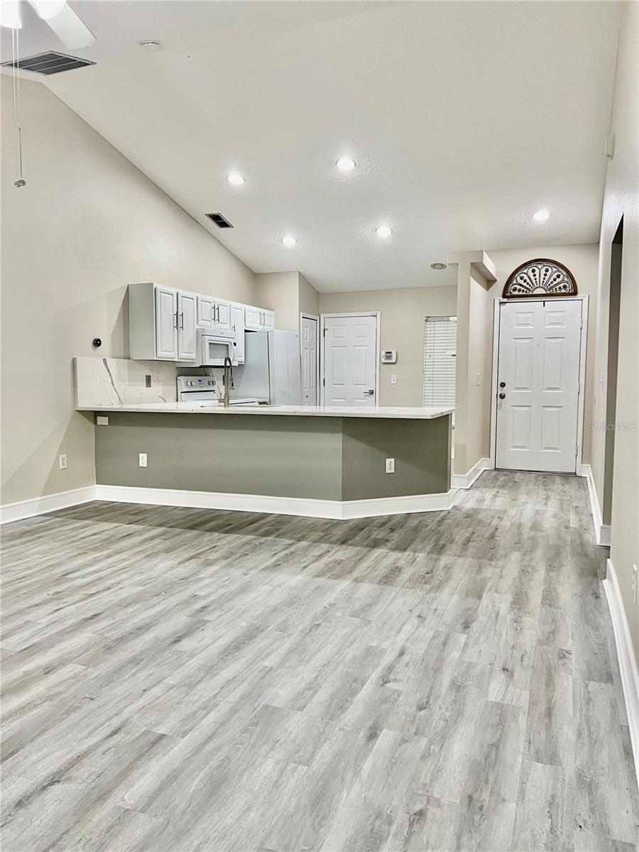 10731 Flycast Cir Property Photo 6