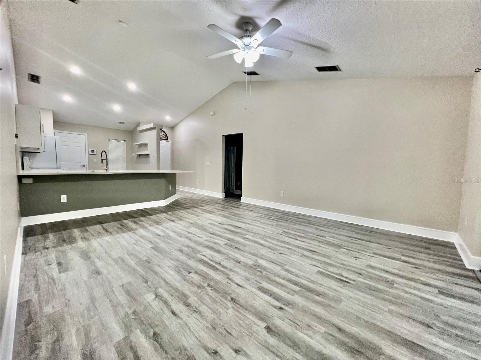 10731 Flycast Cir Property Photo 8