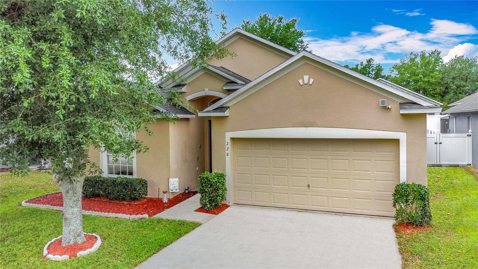 226 Sigmund Loop Property Photo