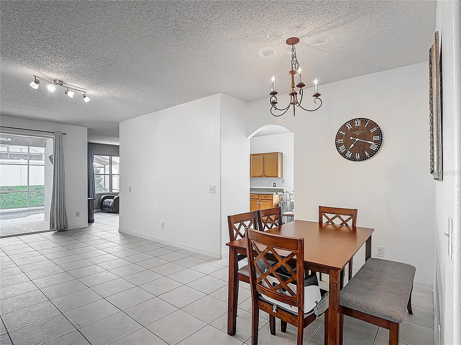 226 Sigmund Loop Property Photo 6