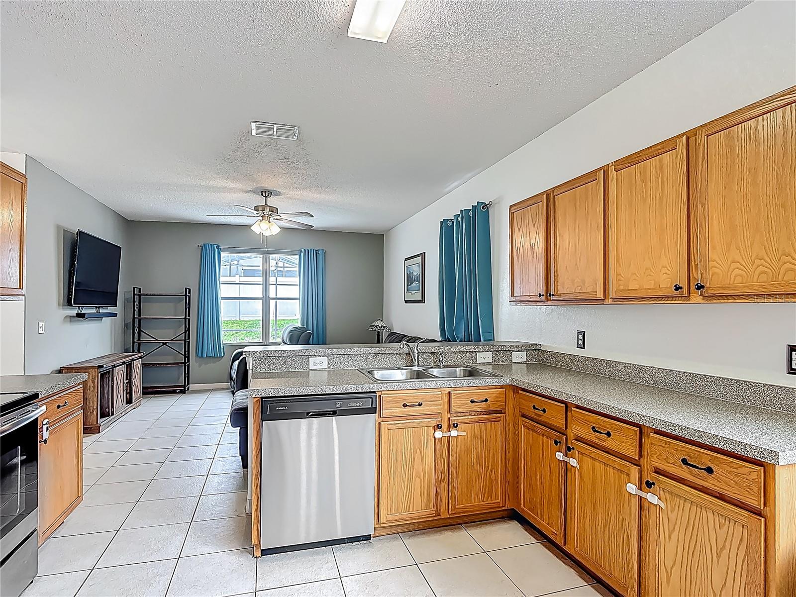226 Sigmund Loop Property Photo 15