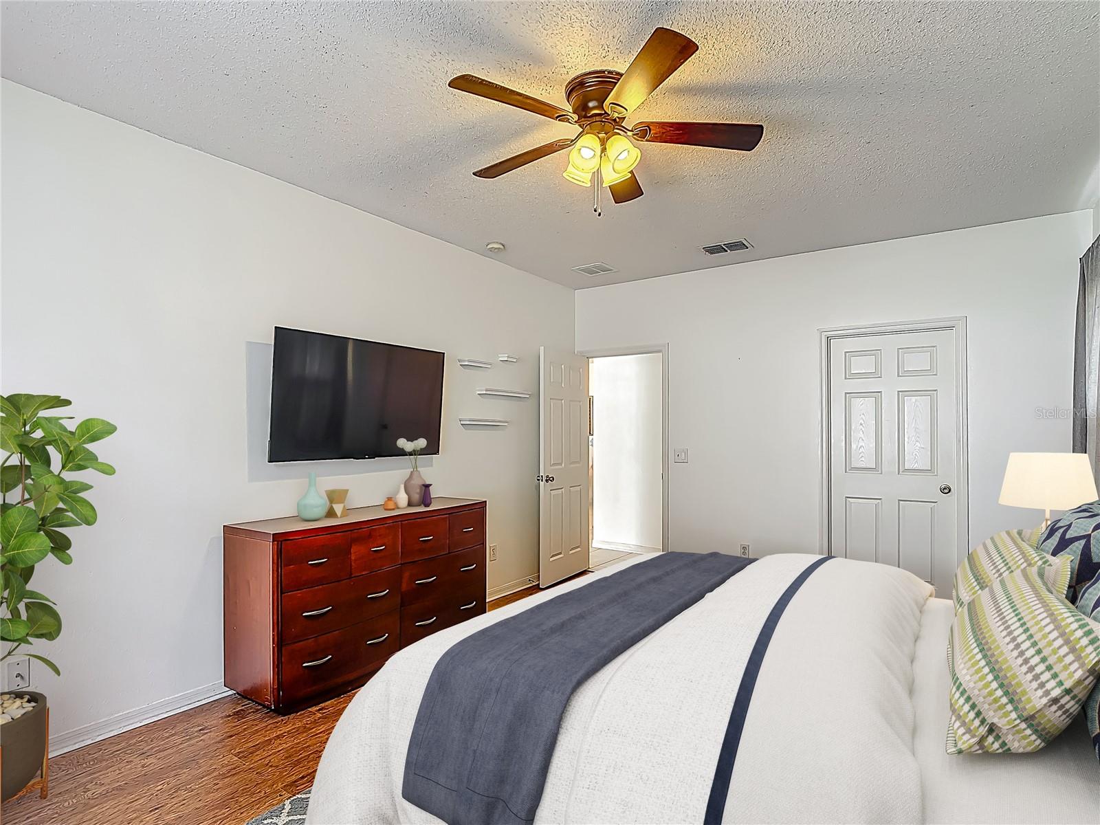226 Sigmund Loop Property Photo 22