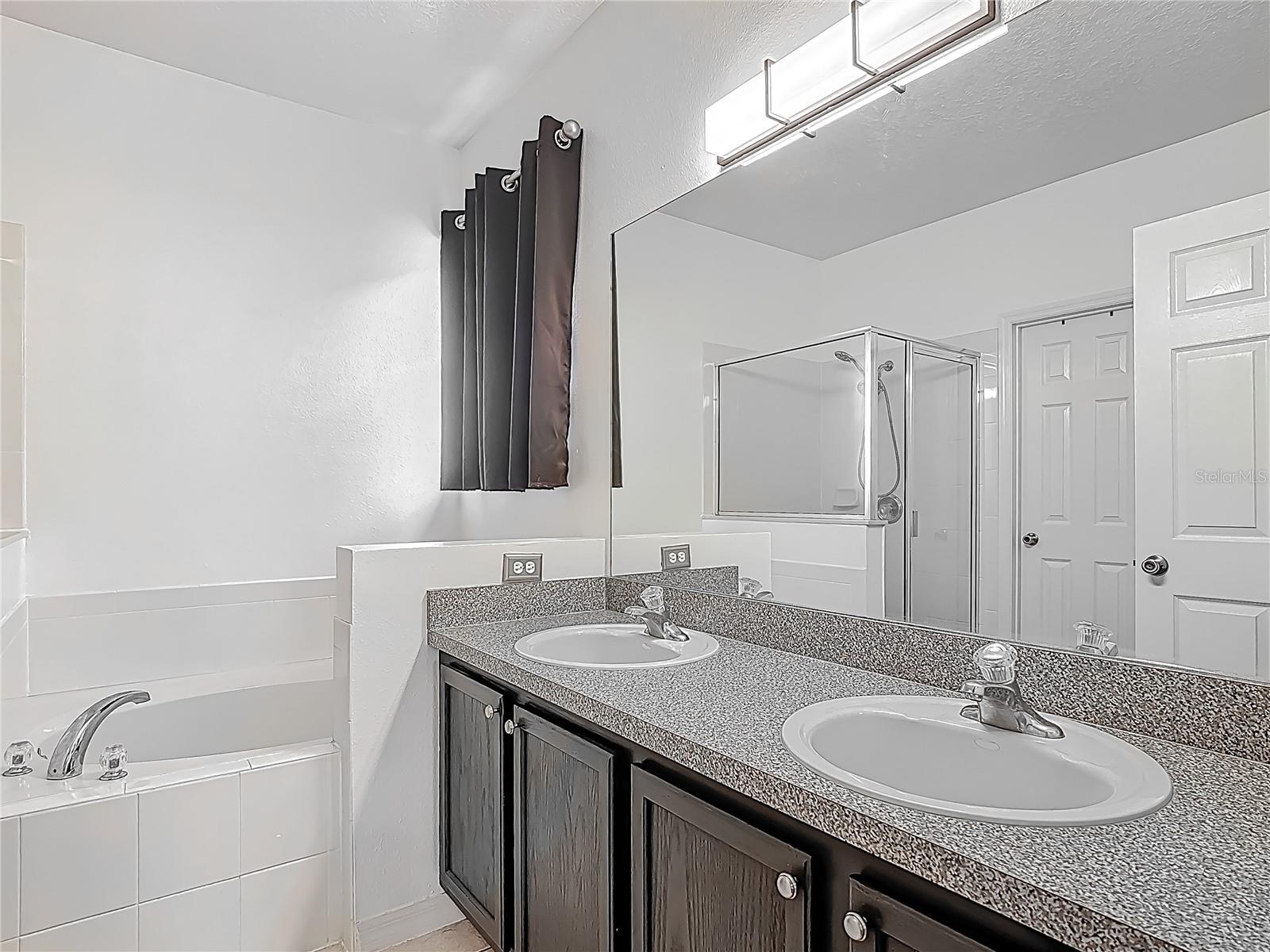 226 Sigmund Loop Property Photo 25