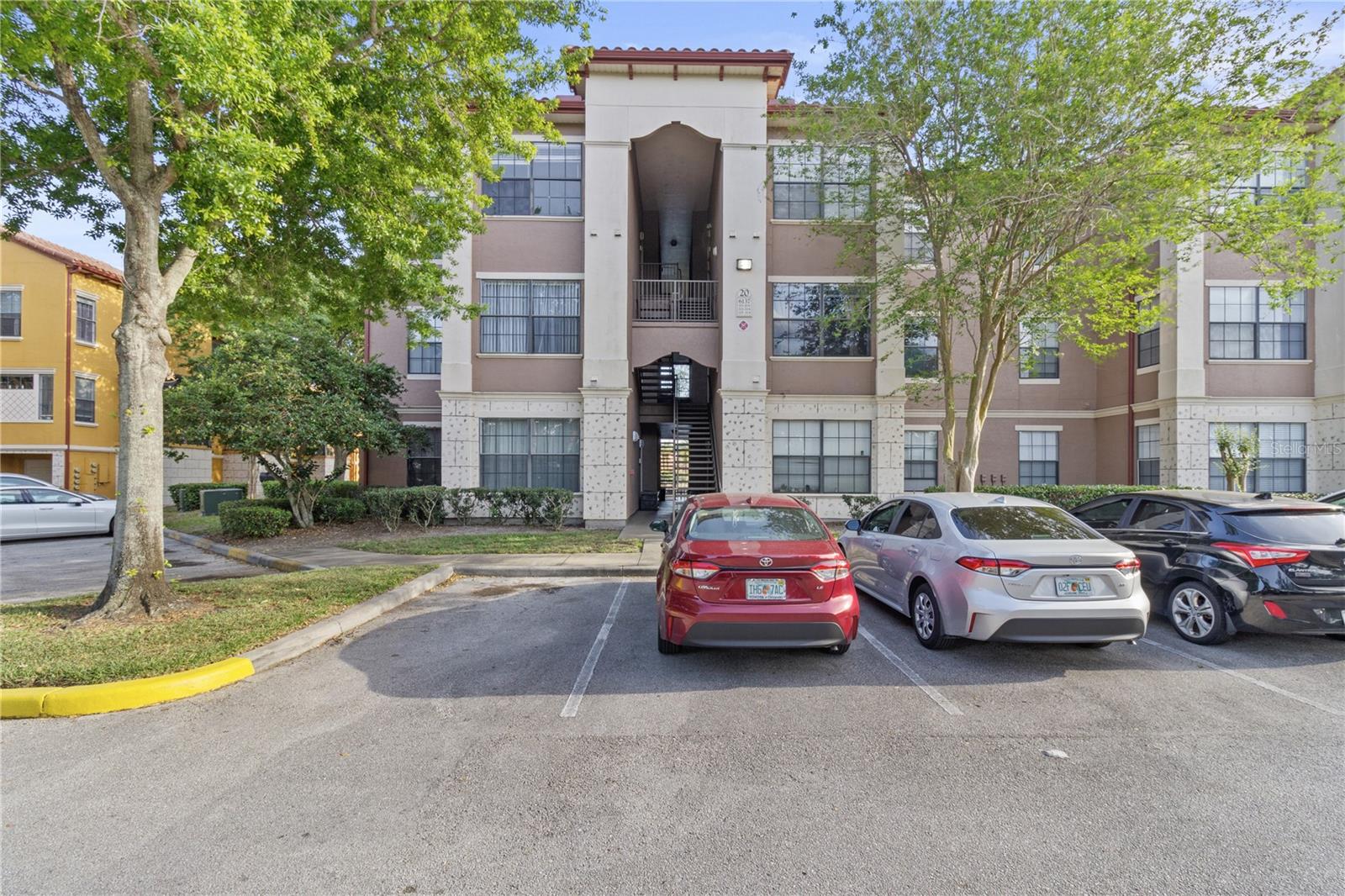 6137 Metrowest Blvd #203 Property Photo