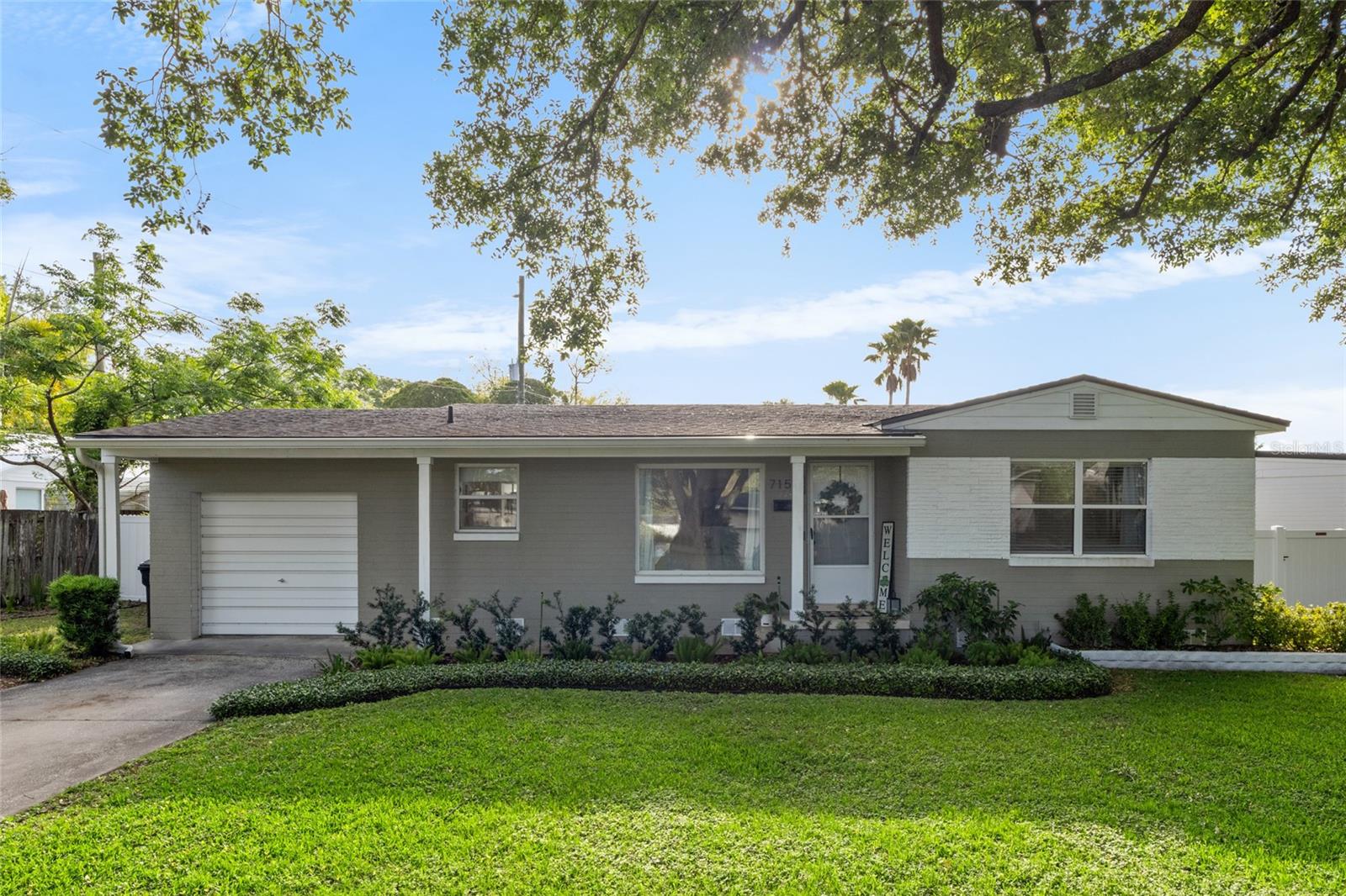 715 Braidwood Ln Property Photo