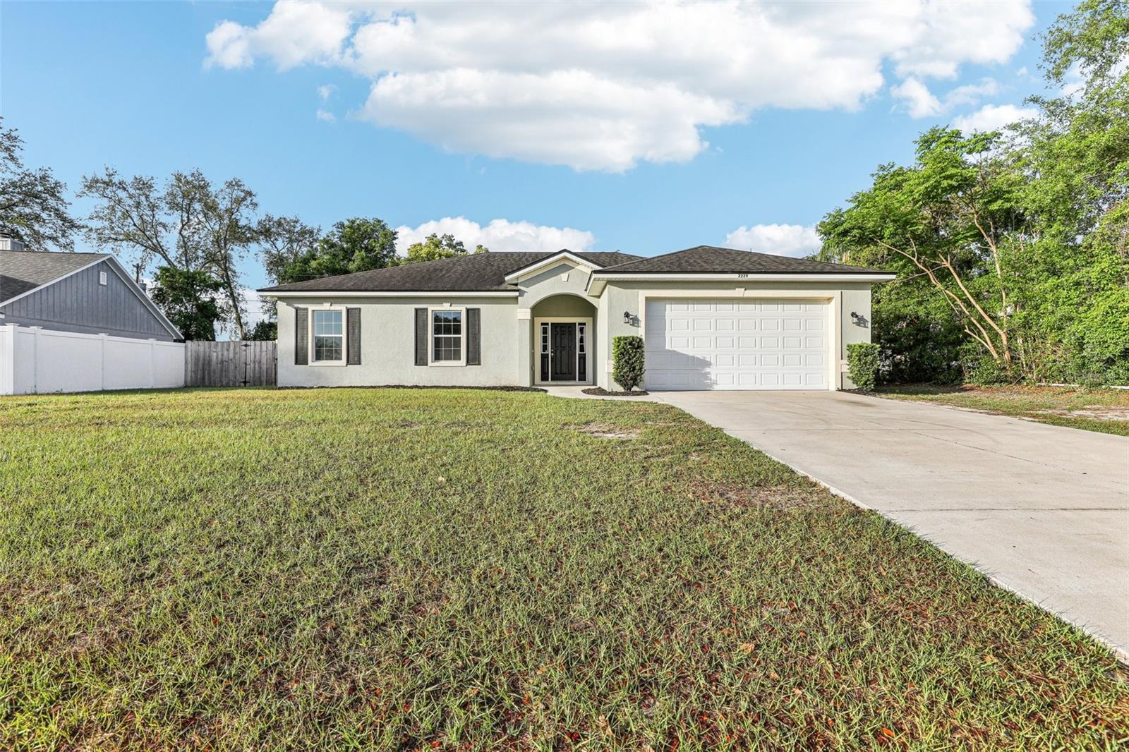 2229 Clearwater Dr Property Photo