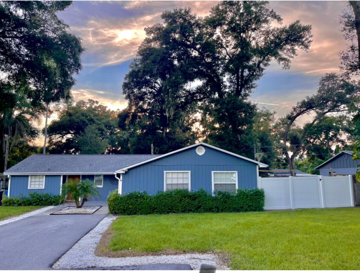 122 N Oakwood Ave Property Photo