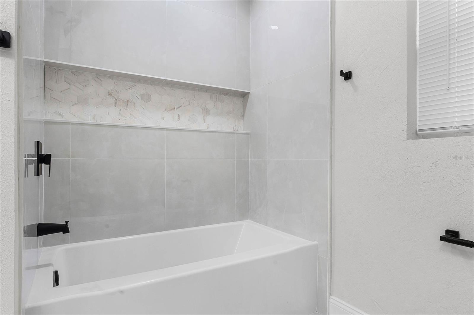 505 Lake Shore Dr Property Photo 33