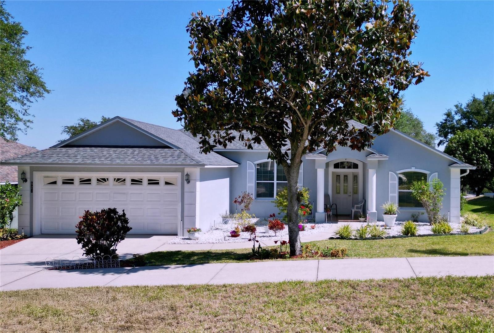 827 Princeton Dr Property Photo