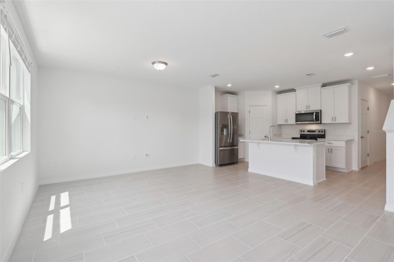 16403 Bird Of Paradise Ave Property Photo 8