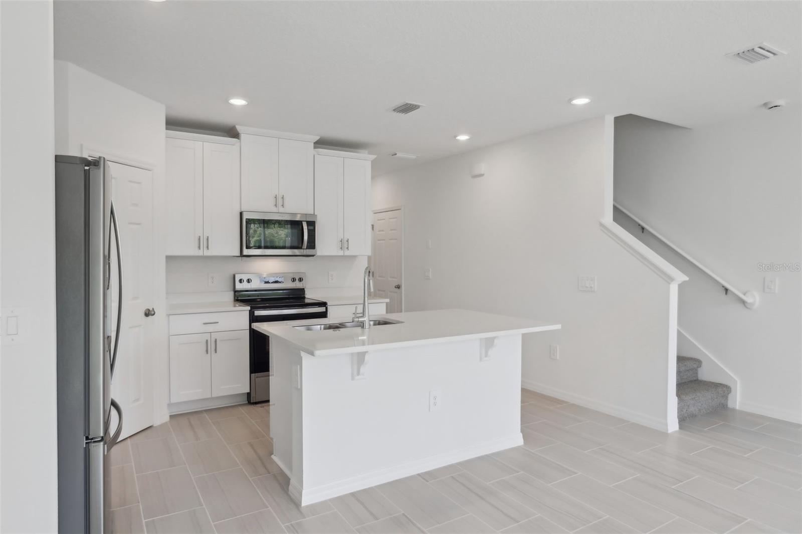 16403 Bird Of Paradise Ave Property Photo 11