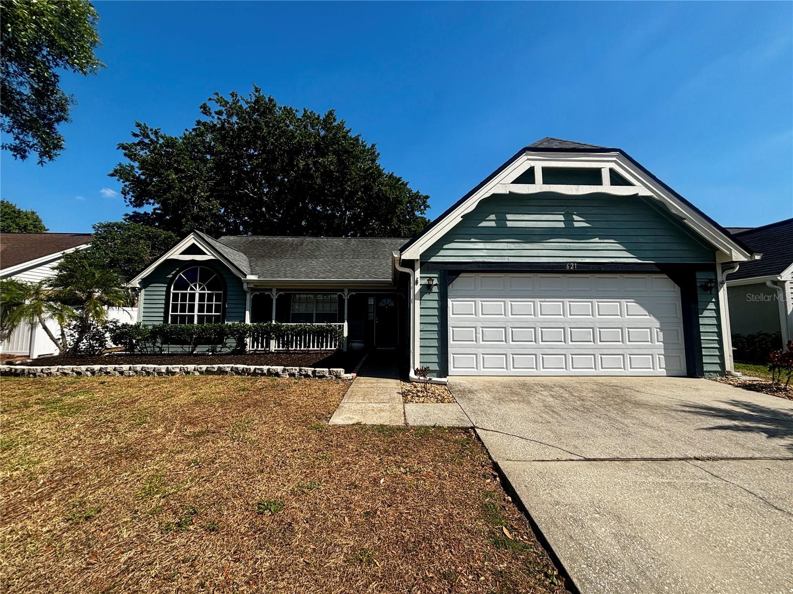 621 White River Dr Property Photo