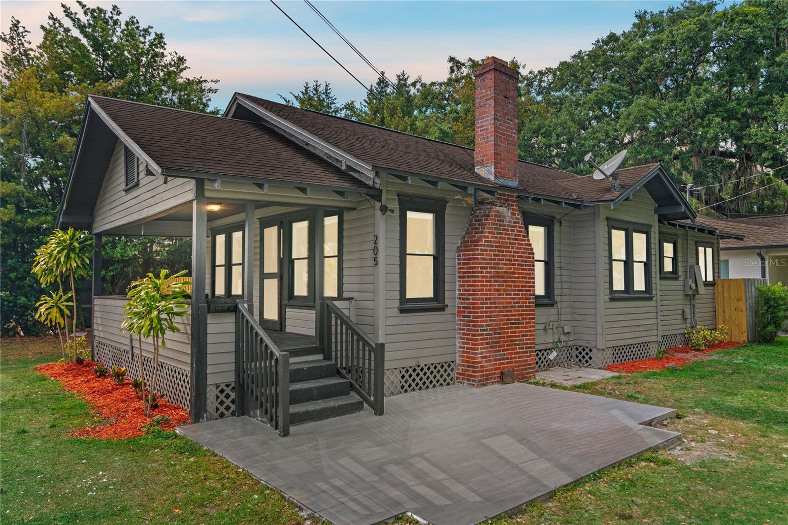 205 W Princeton St Property Photo