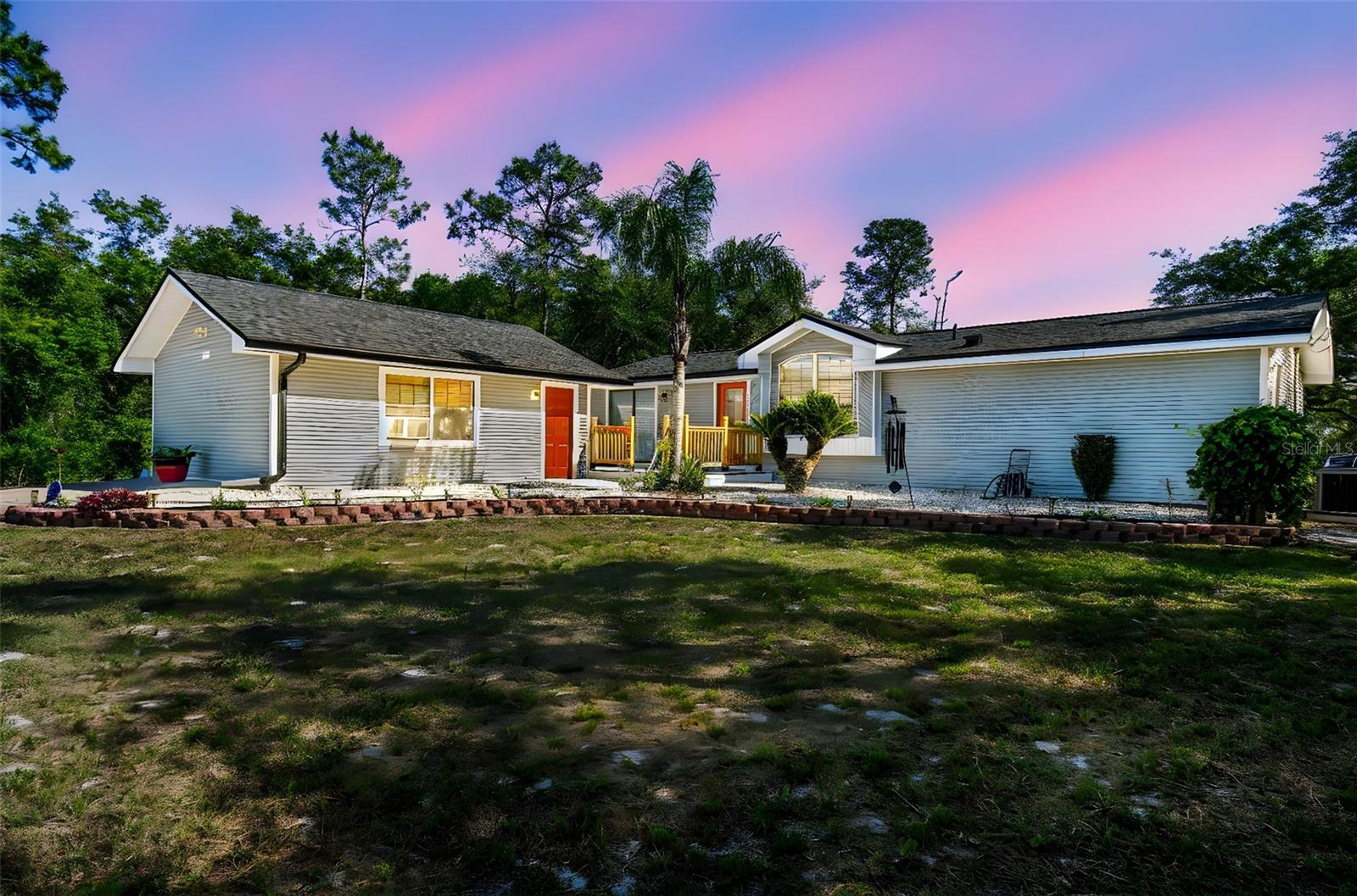 2613 Howland Blvd Property Photo