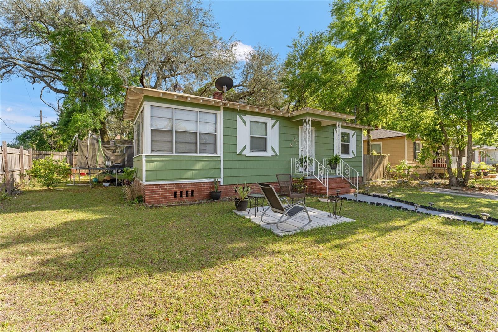 1204 N Shore Dr Property Photo 2