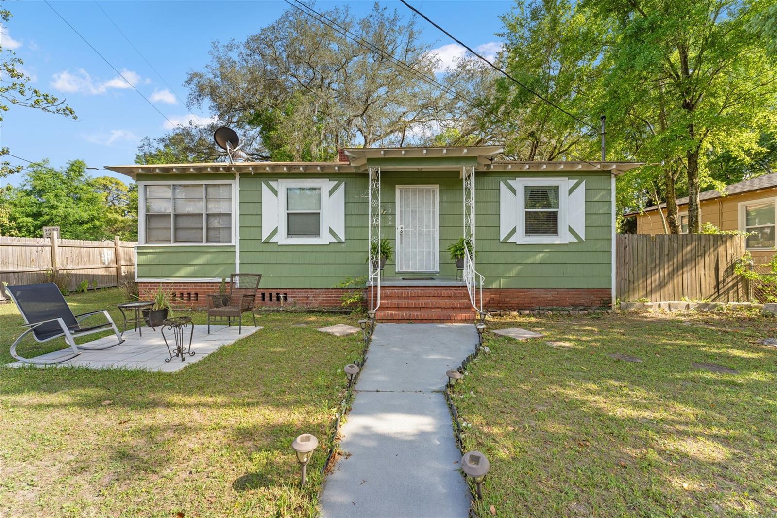 1204 N Shore Dr Property Photo 3