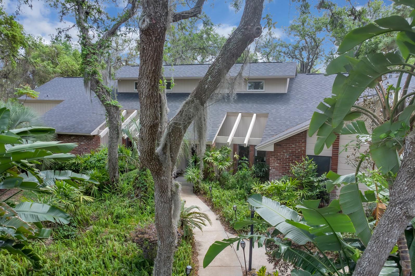 204 GREEN LAKE CIR