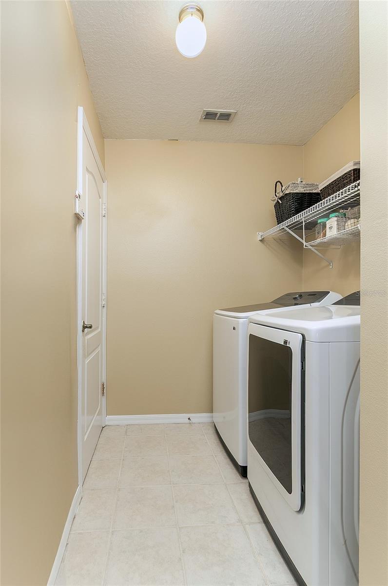 821 N Lake Claire Cir Property Photo 36