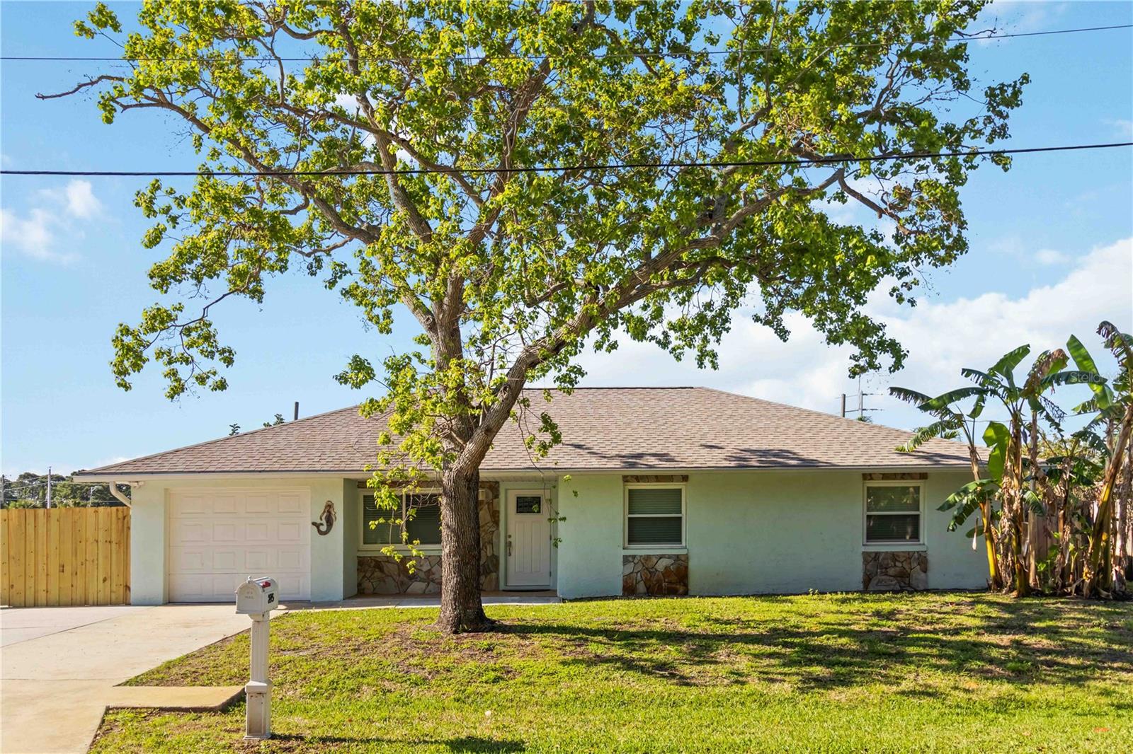 275 Banana Blvd Property Photo