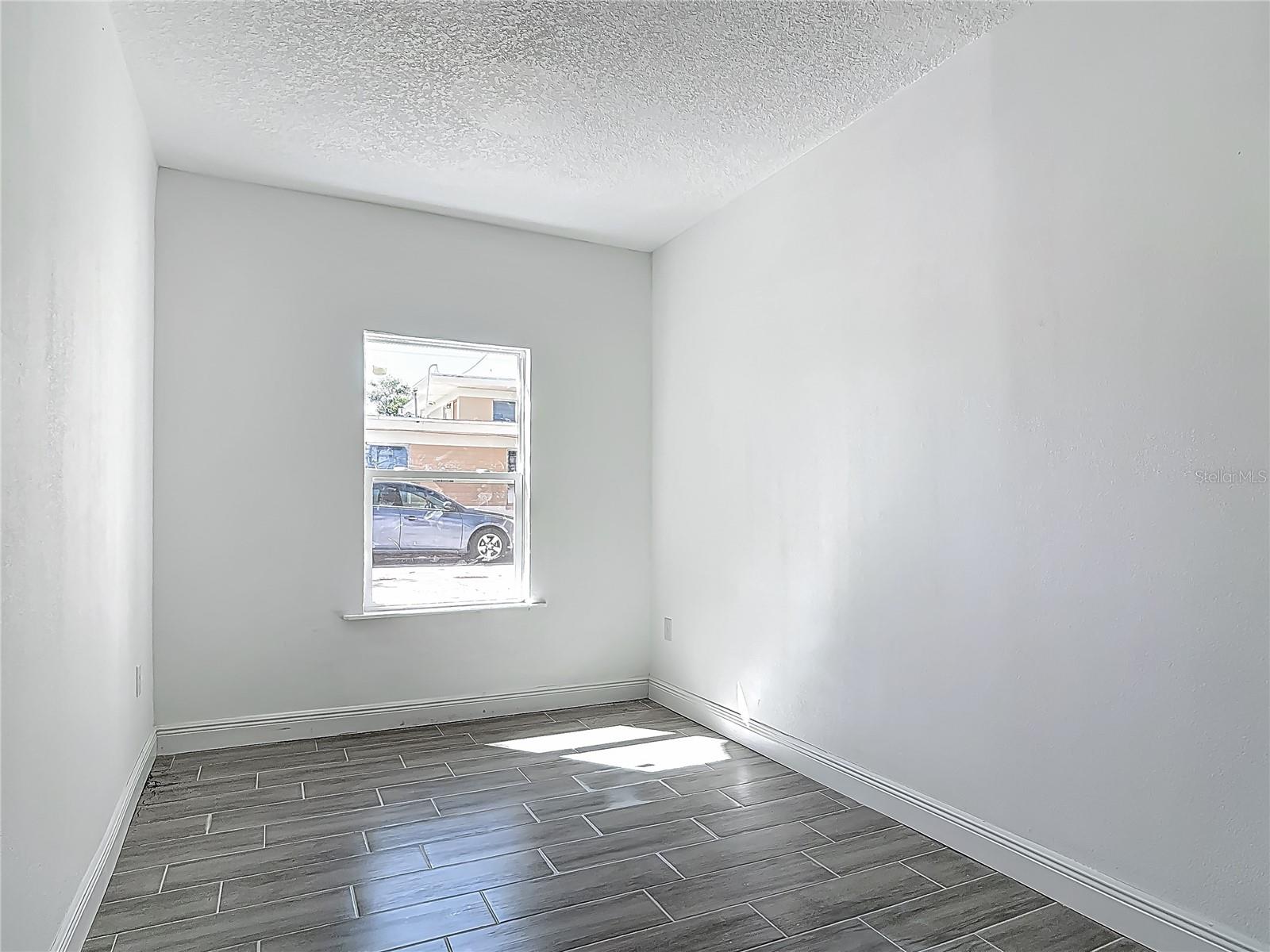547 N Ridgewood Ave Property Photo 16