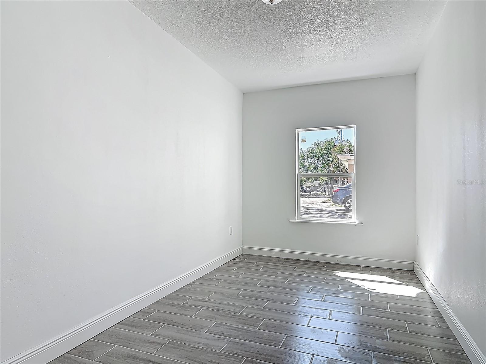 547 N Ridgewood Ave Property Photo 18