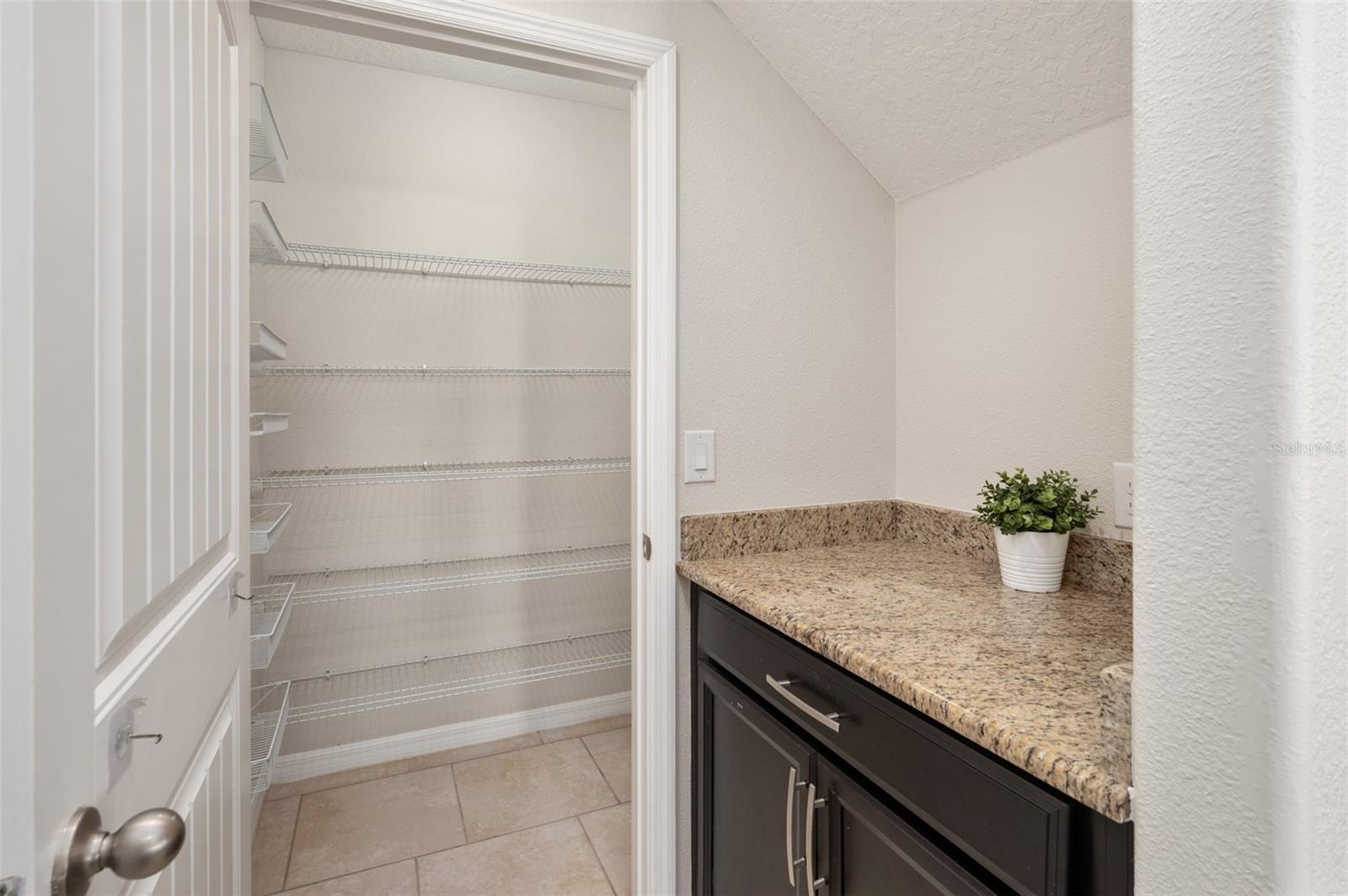1710 Alejo Dr Property Photo 15