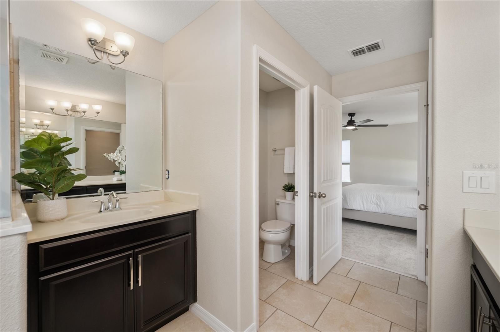 1710 Alejo Dr Property Photo 22