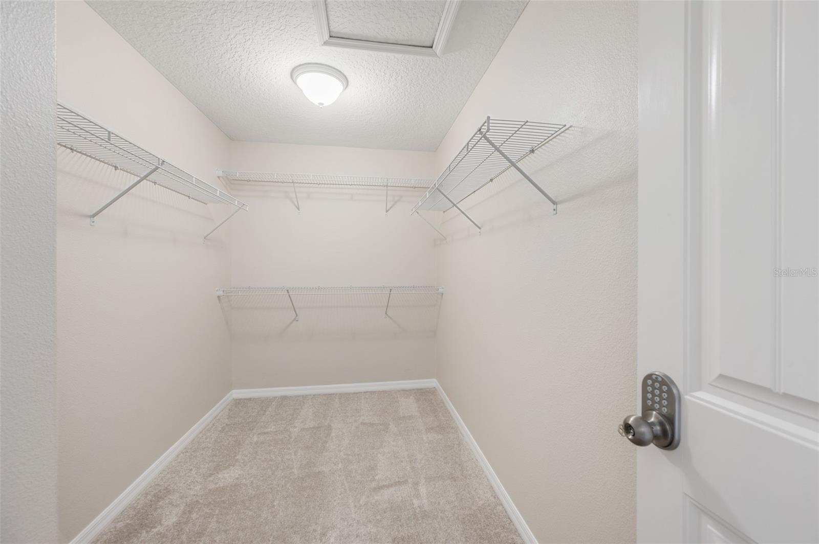 1710 Alejo Dr Property Photo 23