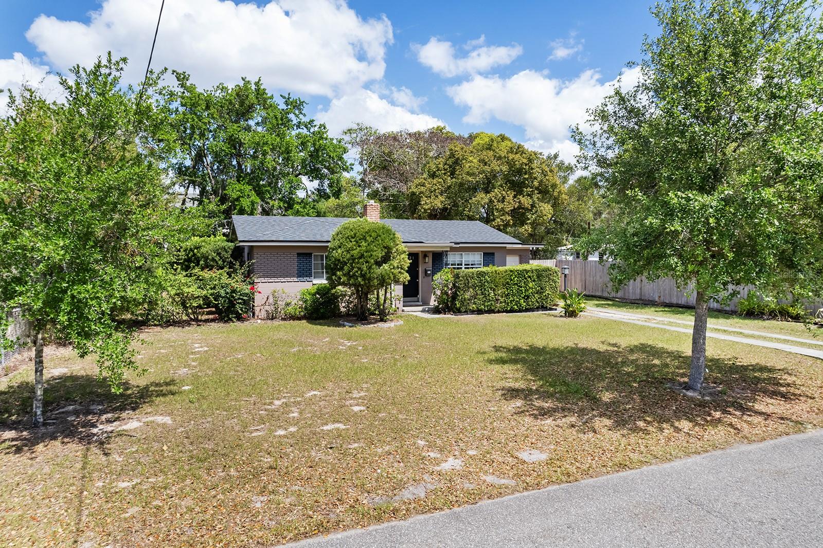 1821 Goodrich Ave Property Photo