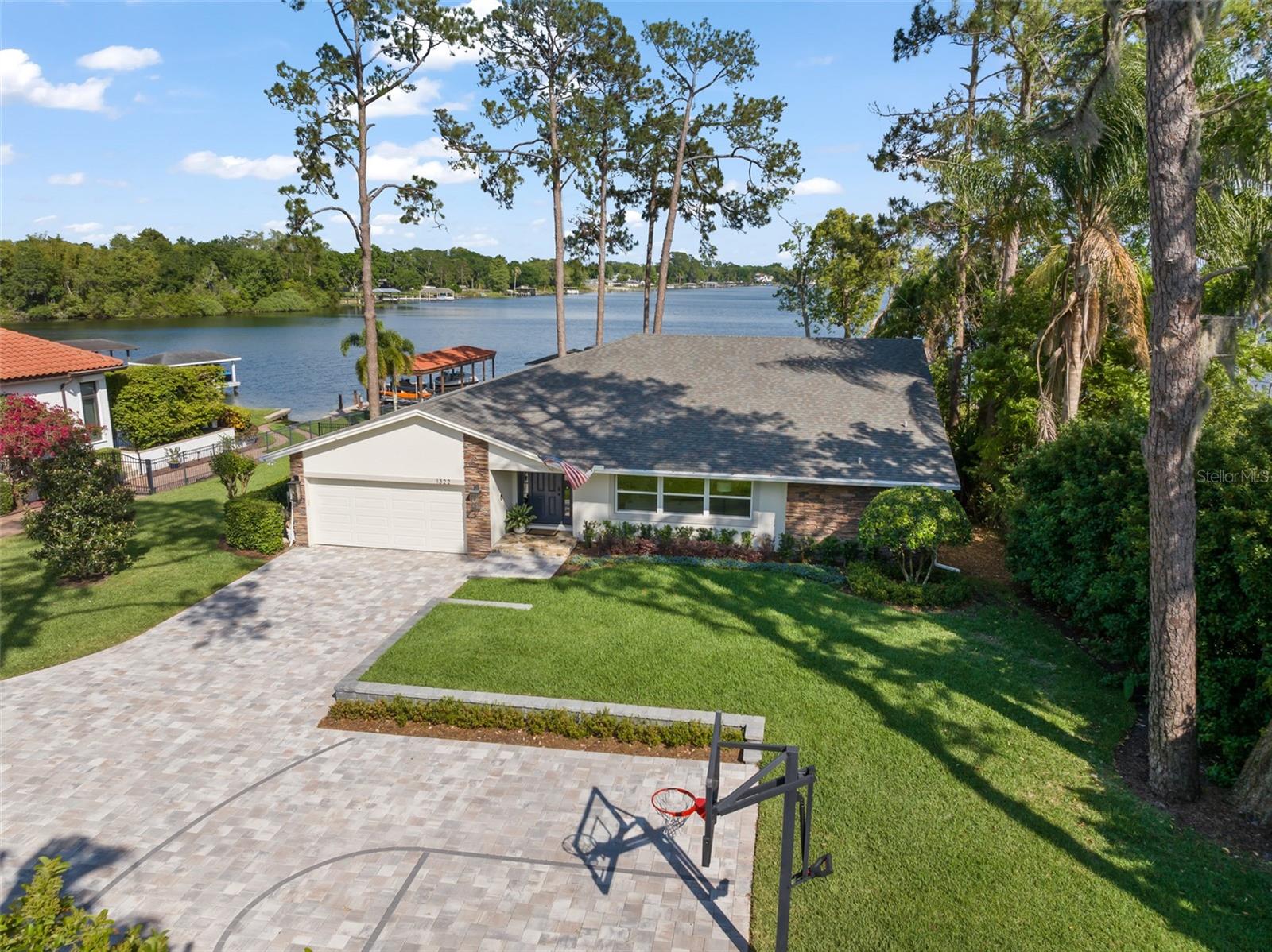 1322 Palm Dr Property Photo