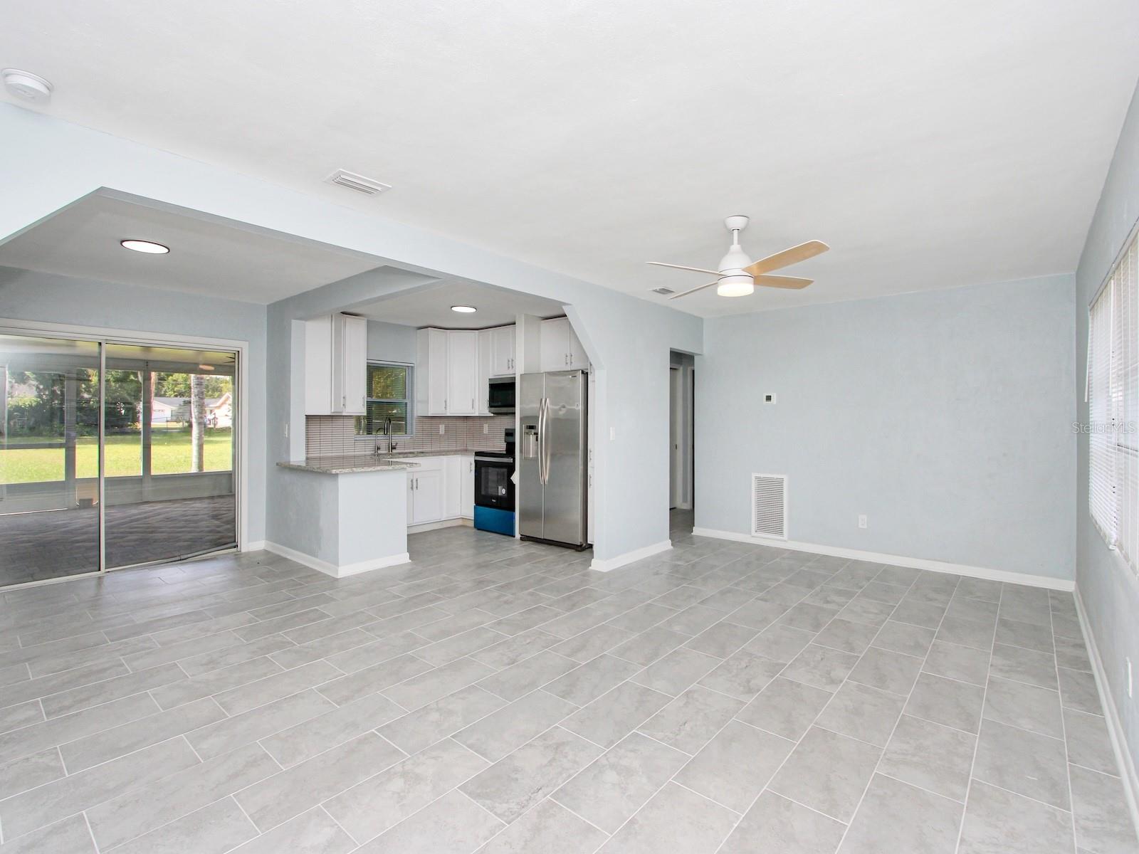 51 Park Ln Property Photo 3