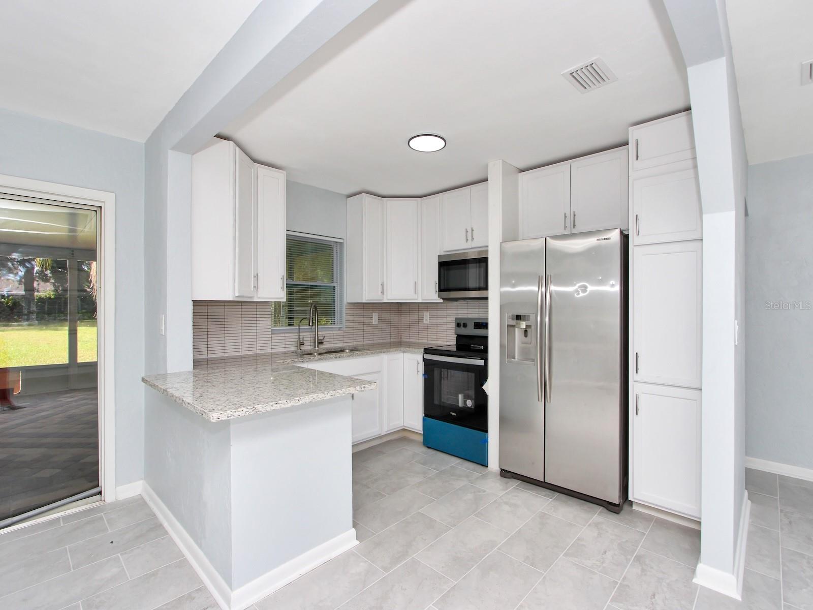 51 Park Ln Property Photo 9