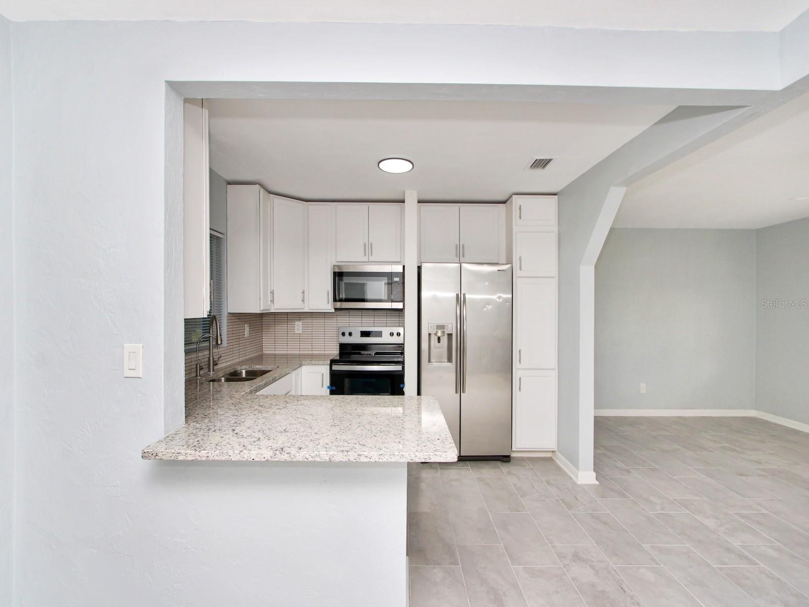 51 Park Ln Property Photo 10