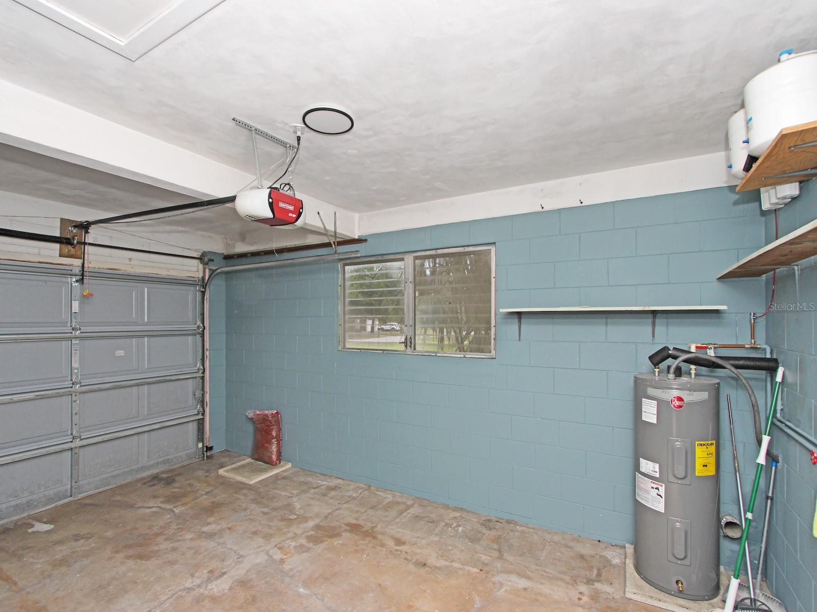51 Park Ln Property Photo 31