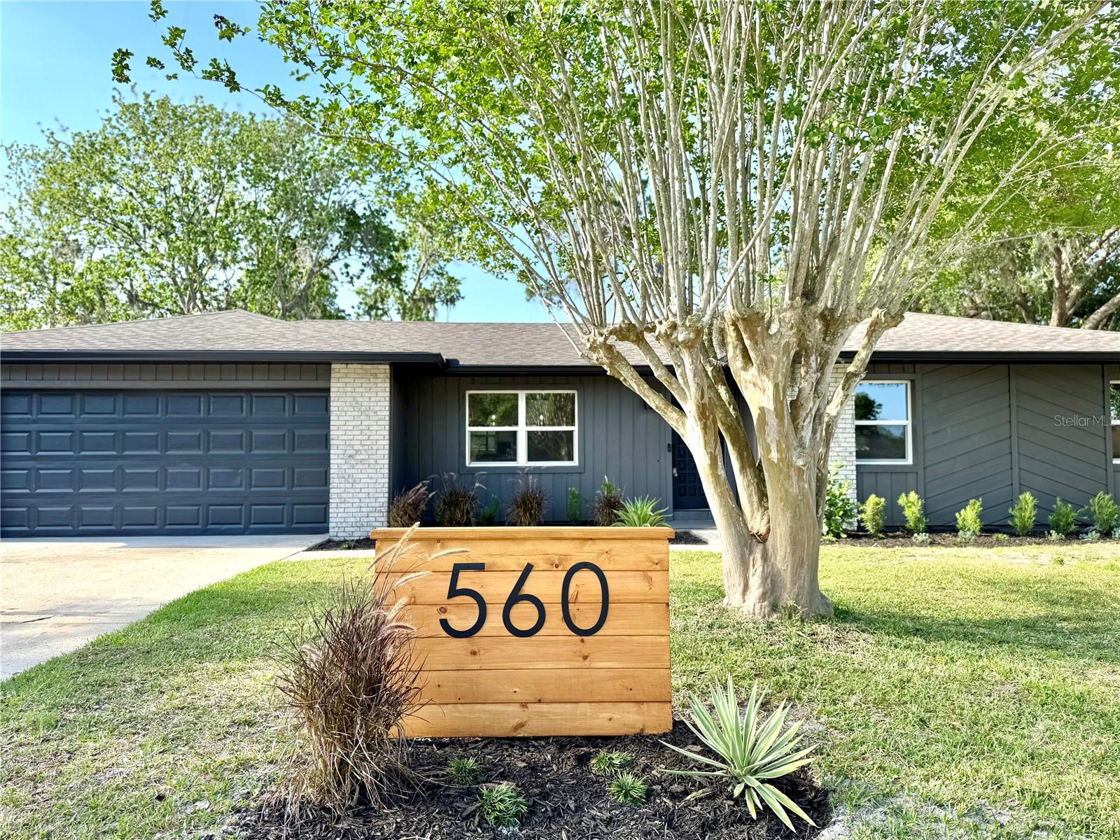 560 Garden Heights Dr Property Photo 2