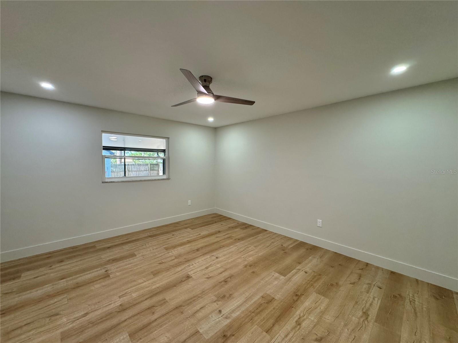 560 Garden Heights Dr Property Photo 16