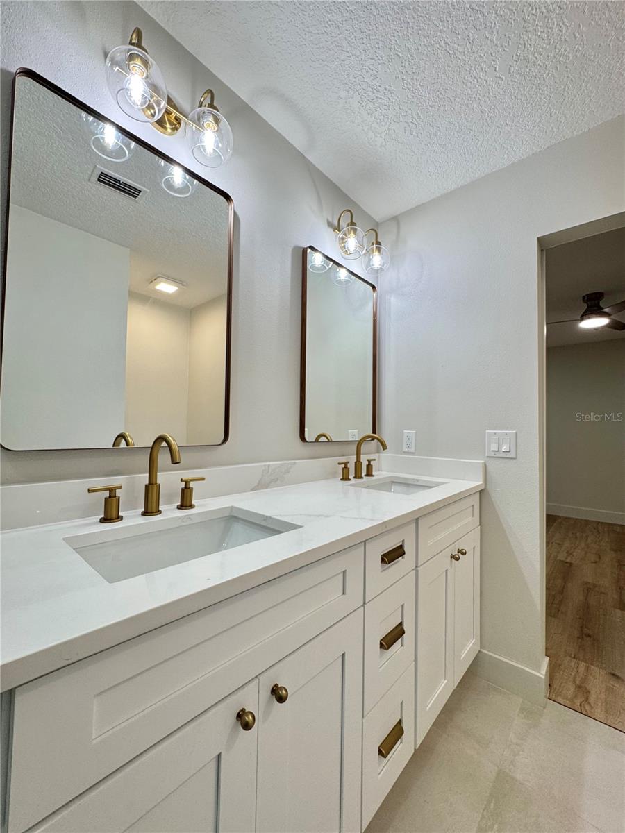 560 Garden Heights Dr Property Photo 22