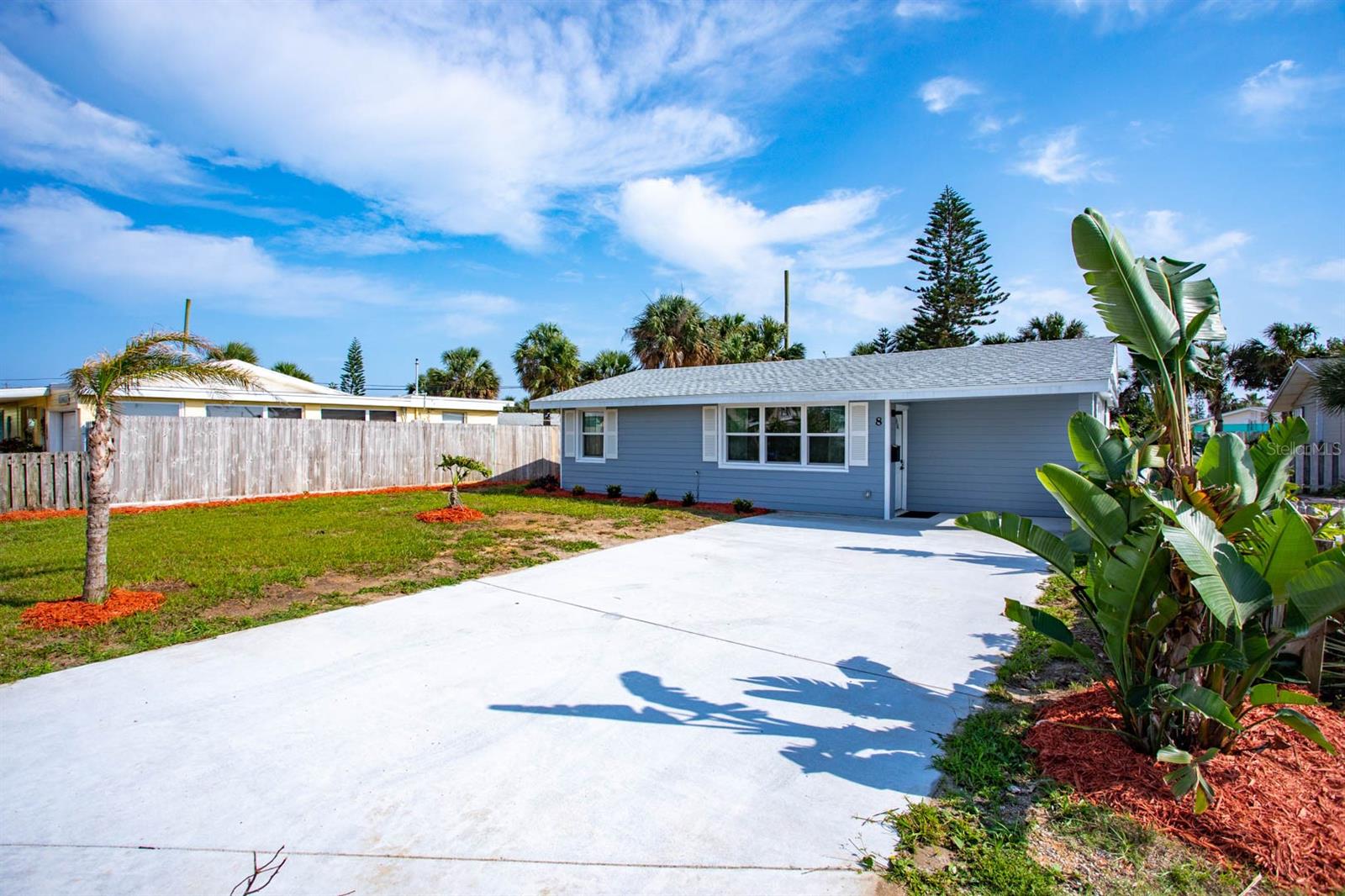 8 Palm Dr Property Photo